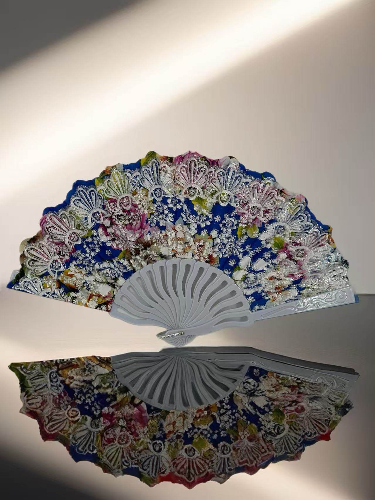 Vintage Floral Lace Hand Fans – Set of 6 with Baroque Embroidery - MODA ACCESSORIES