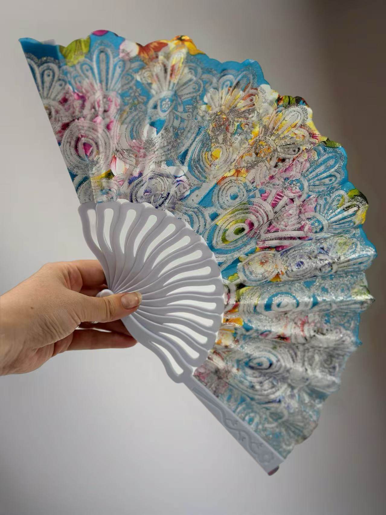 Vintage Floral Lace Hand Fans – Set of 6 with Baroque Embroidery - MODA ACCESSORIES