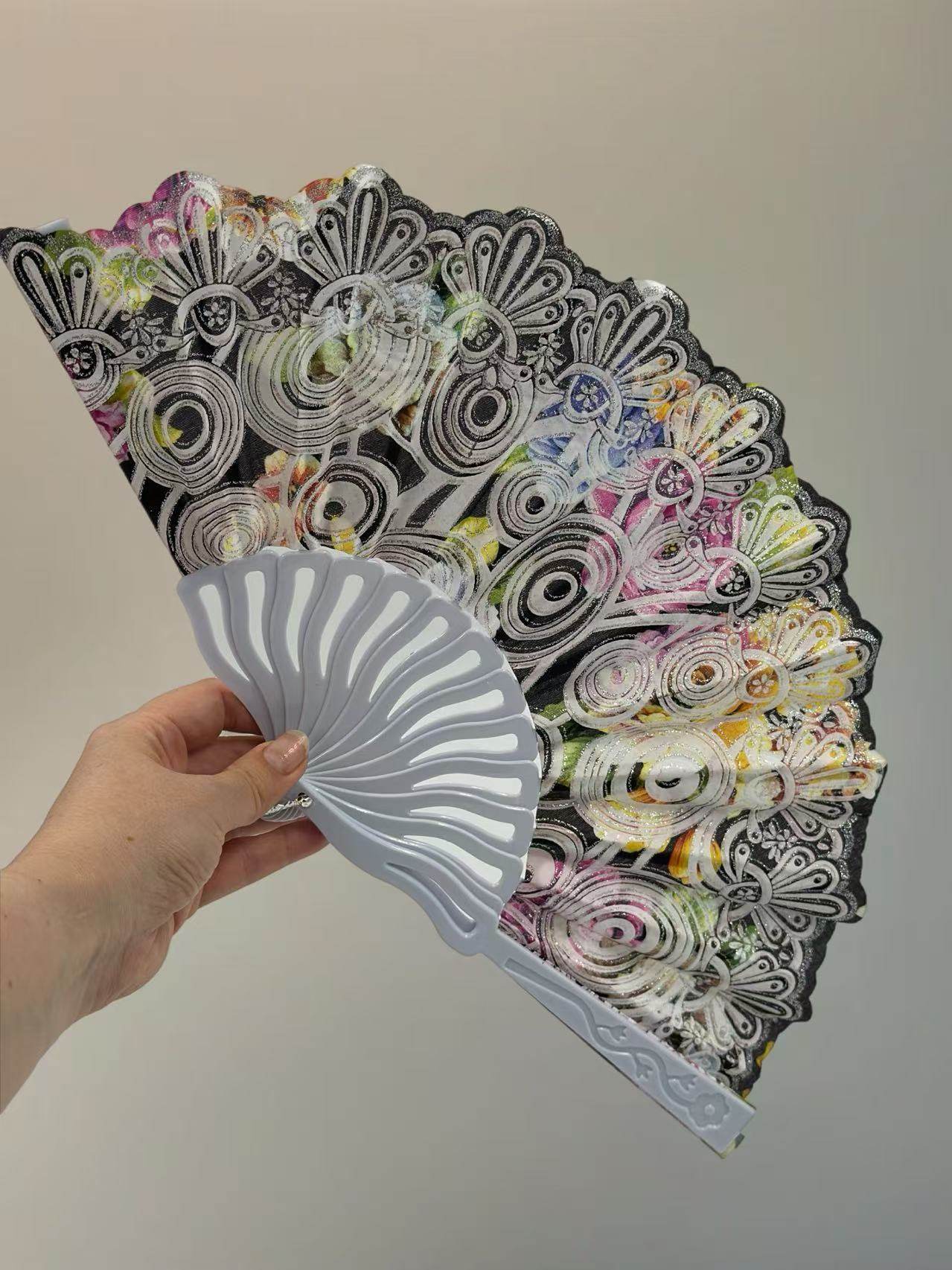 Vintage Floral Lace Hand Fans β Set of 6 with Baroque Embroidery - MODA ACCESSORIES