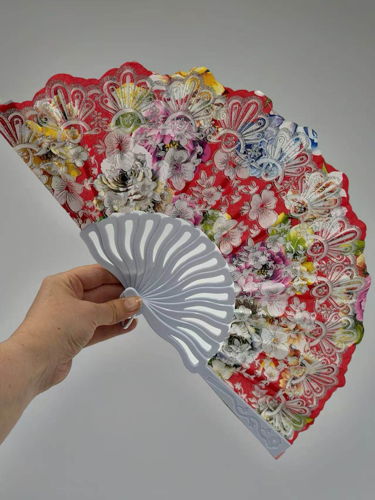 Vintage Floral Lace Hand Fans – Set of 6 with Baroque Embroidery - MODA ACCESSORIES