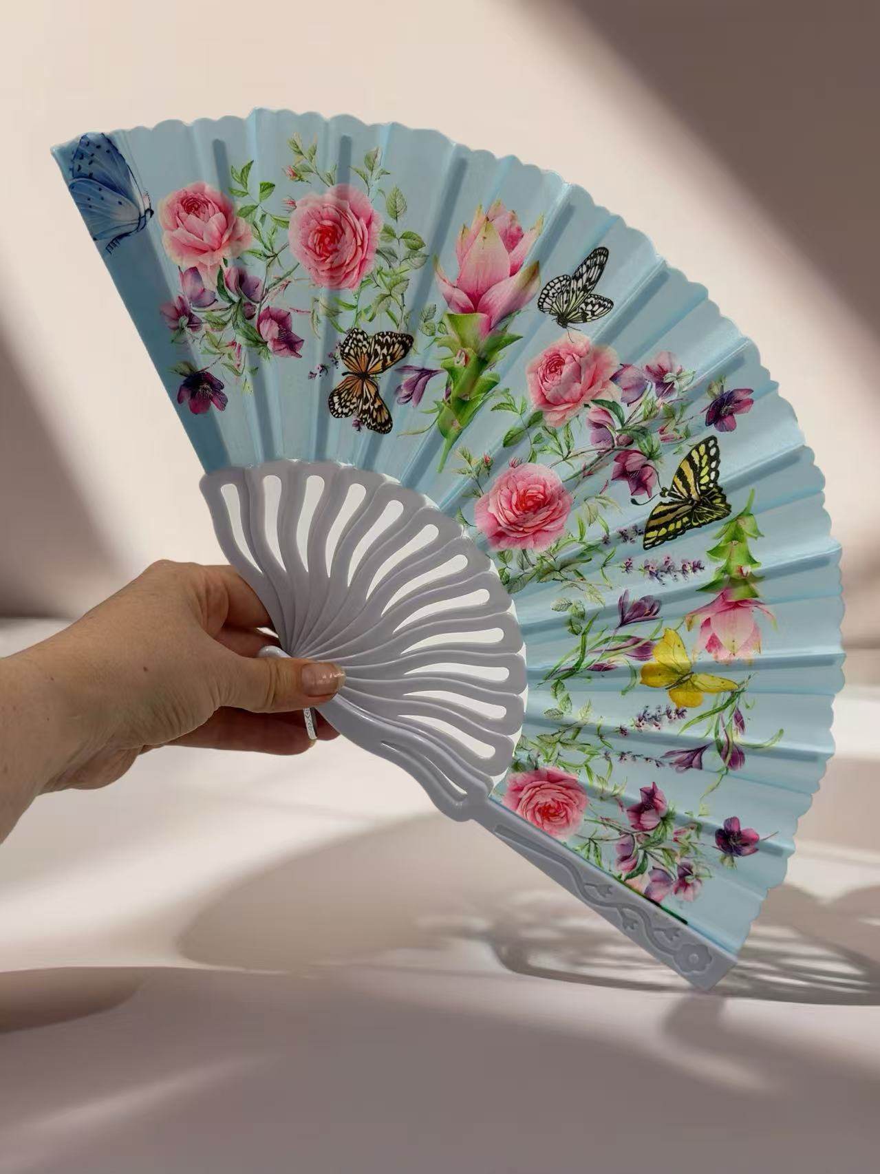Elegant Floral and Butterfly Hand Fans - MODA ACCESSORIES