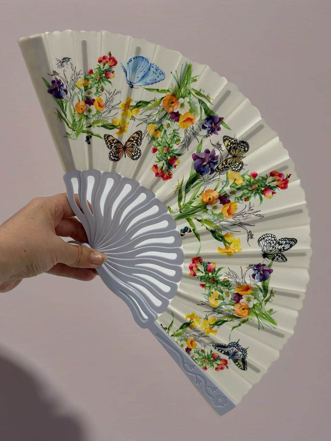 Elegant Floral and Butterfly Hand Fans - MODA ACCESSORIES