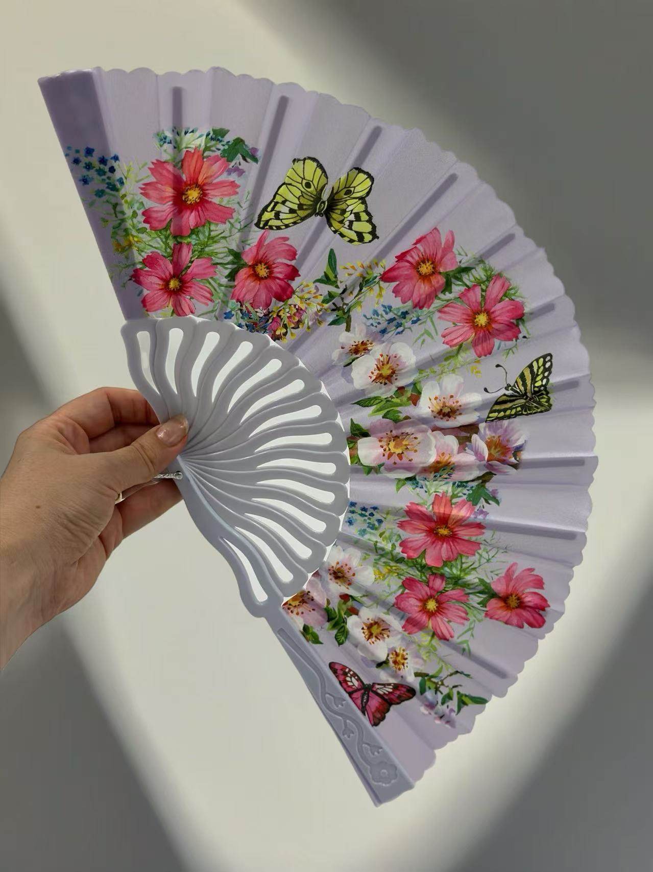 Elegant Floral and Butterfly Hand Fans - MODA ACCESSORIES