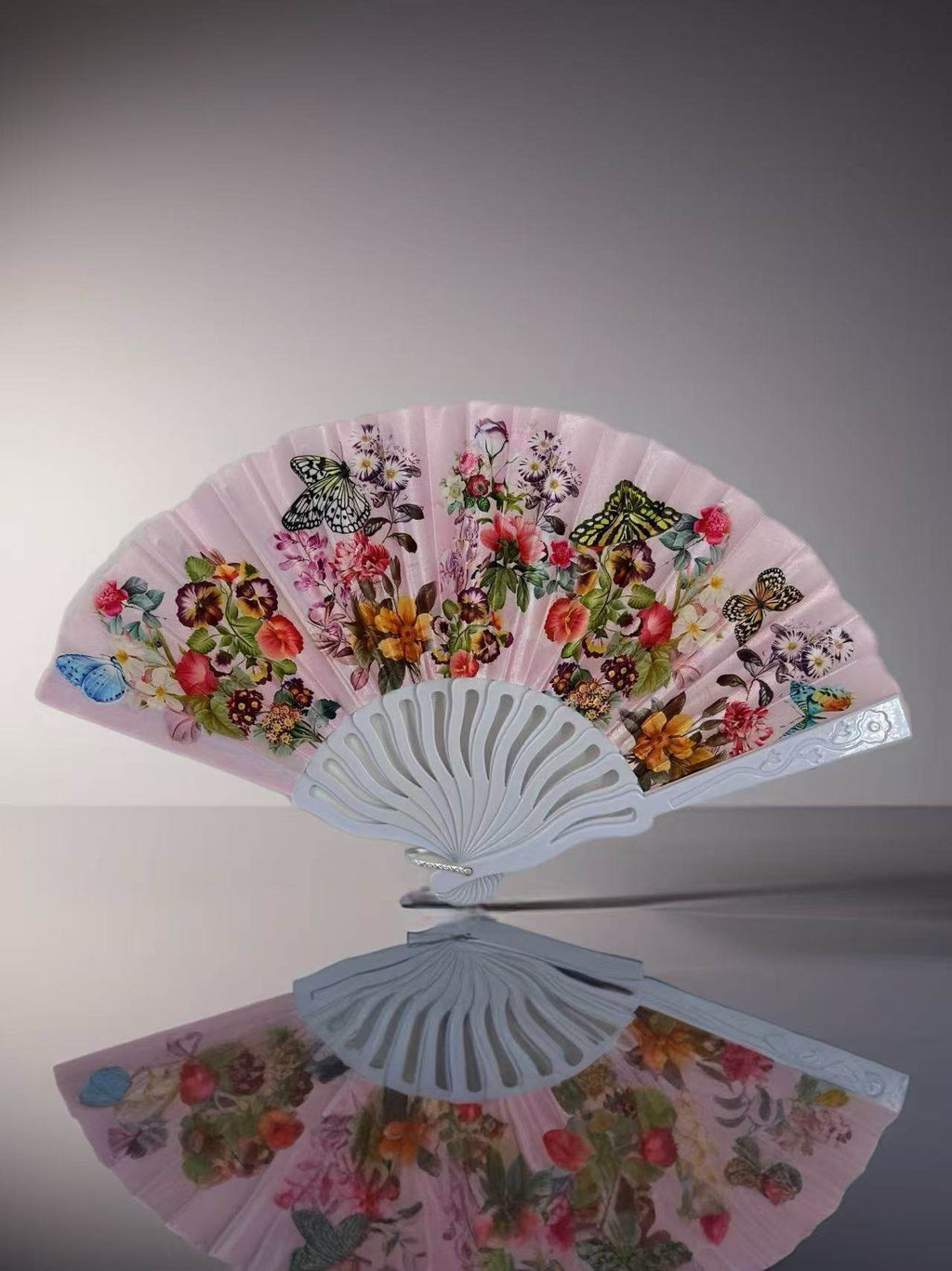 Elegant Floral and Butterfly Hand Fans - MODA ACCESSORIES