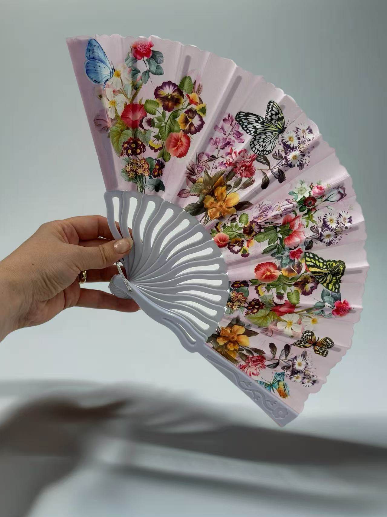Elegant Floral and Butterfly Hand Fans - MODA ACCESSORIES