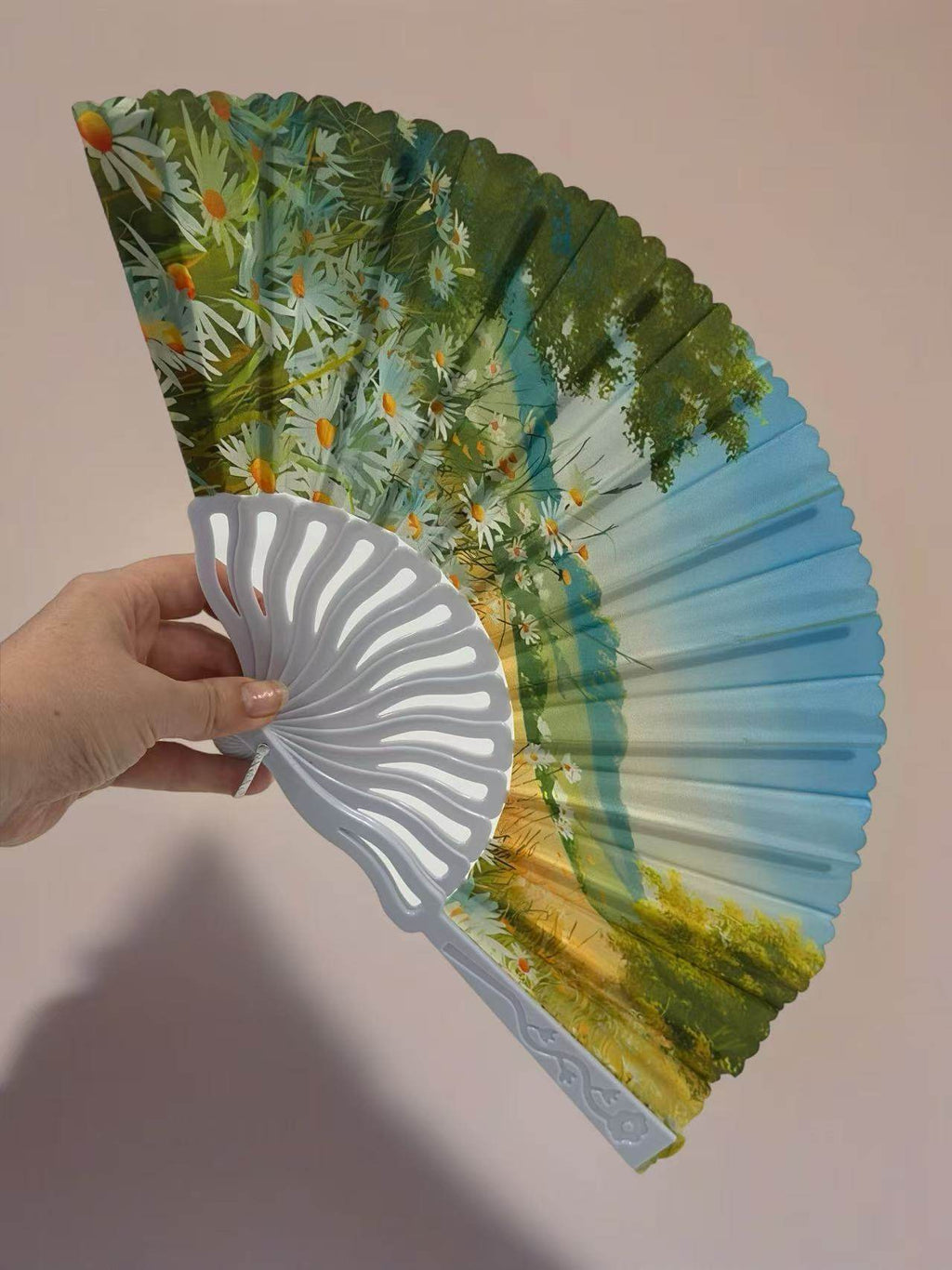 Scenic Nature and Floral Hand Fans - MODA ACCESSORIES