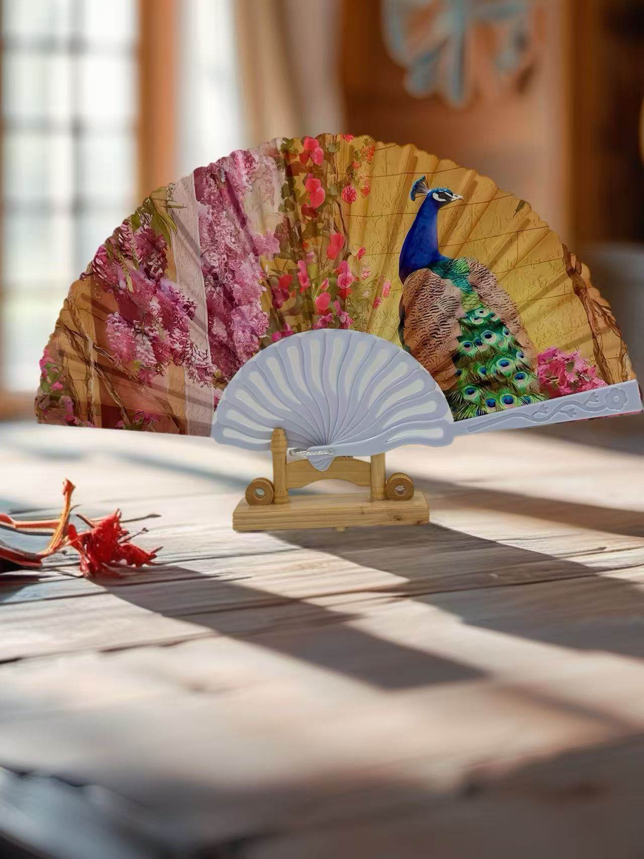 Majestic Birds and Nature-Inspired Hand Fans - MODA ACCESSORIES