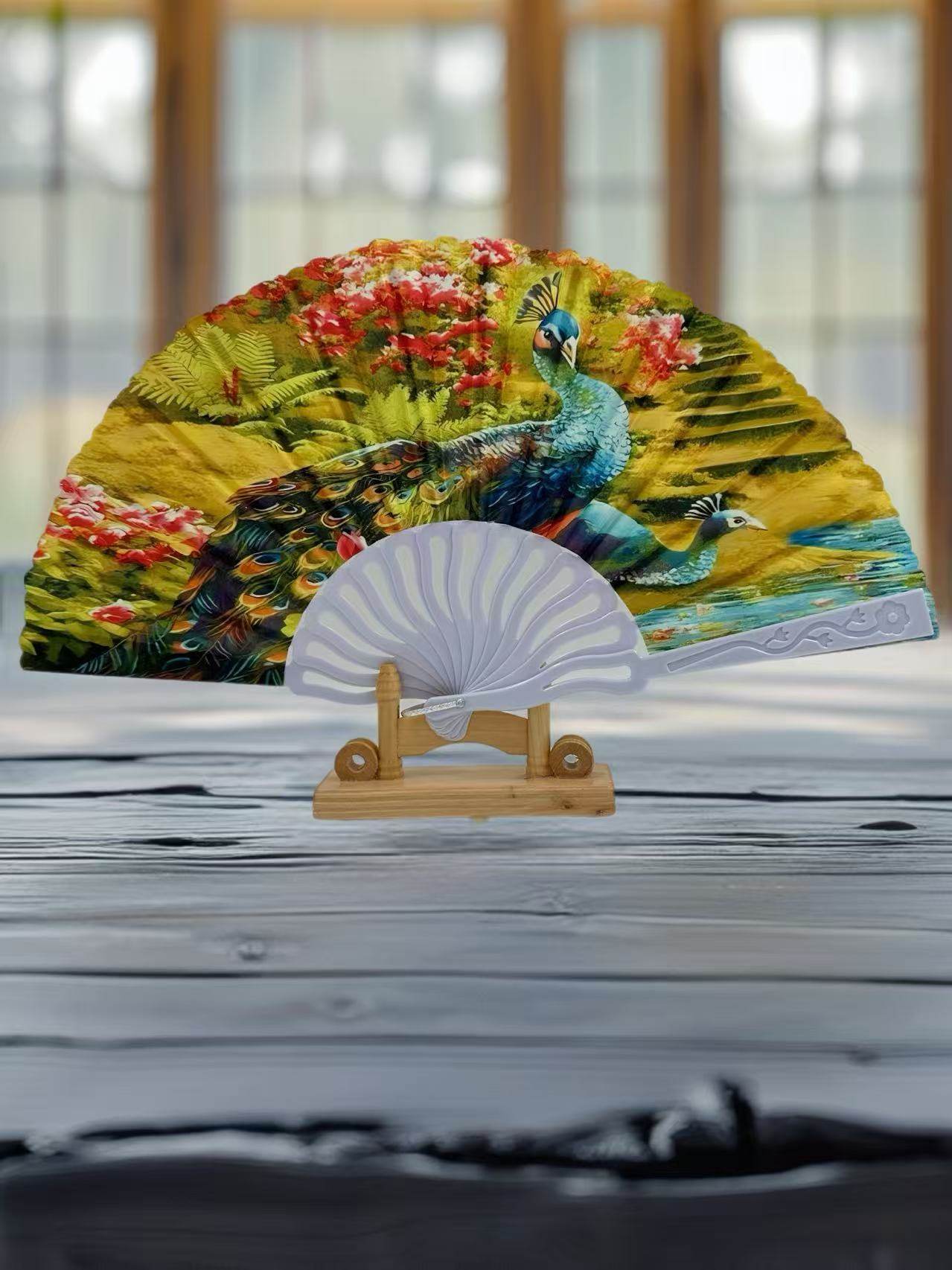 Majestic Birds and Nature-Inspired Hand Fans - MODA ACCESSORIES
