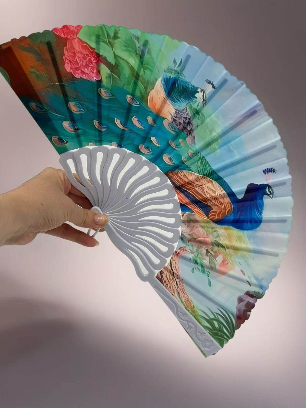 Majestic Birds and Nature-Inspired Hand Fans - MODA ACCESSORIES