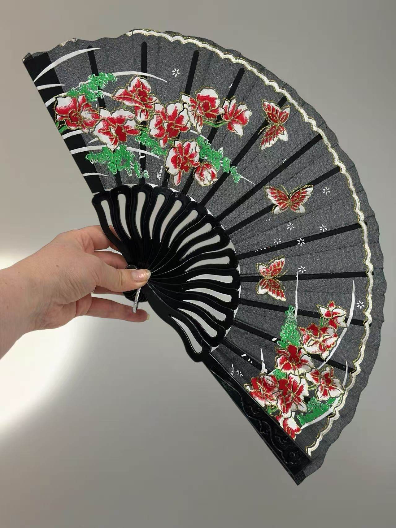 Elegant Black Folding Fan with Embroidered Floral and Butterfly Design - MODA ACCESSORIES