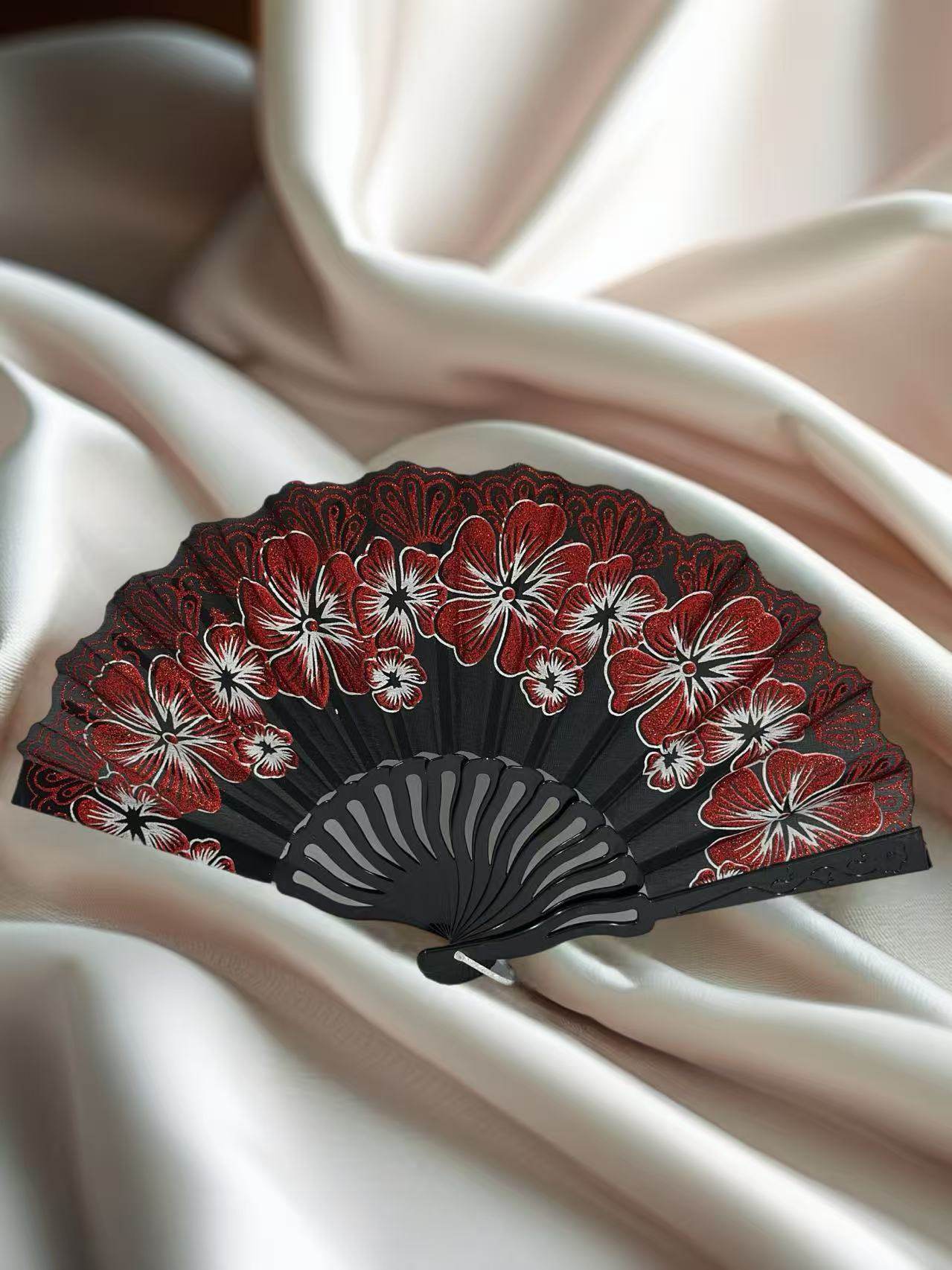 Elegant Hand Fans with Floral Designs - MODA ACCESSORIES