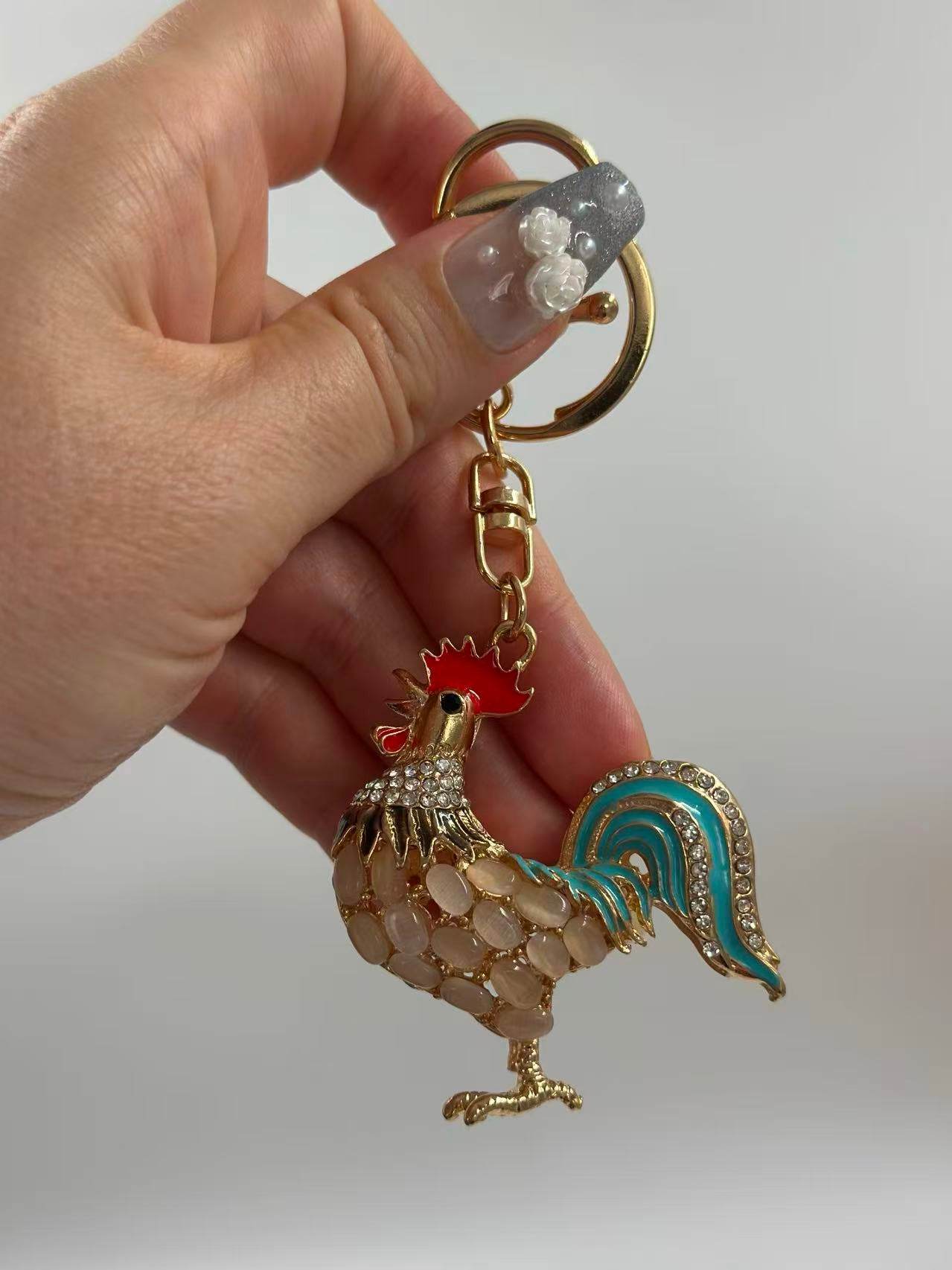 Elegant Rooster Keychain – Crystal Rhinestone & Enamel Gold-Tone Bag Charm - MODA ACCESSORIES