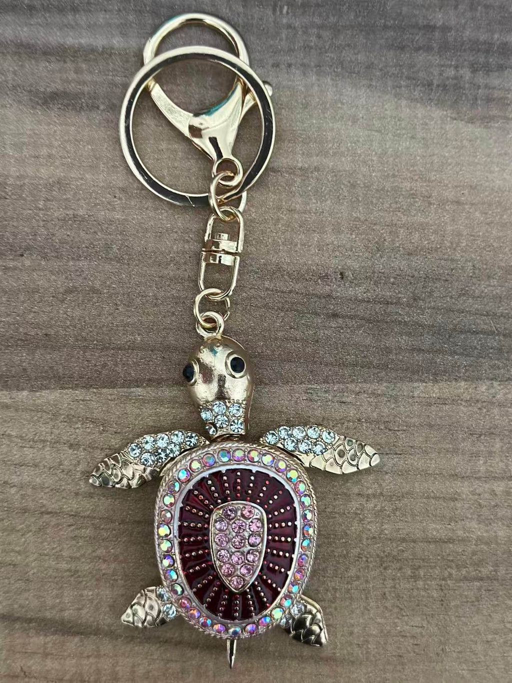 Crystal Turtle Keychain – Sparkling Sea Turtle Charm for Bags & Keys - MODA ACCESSORIES