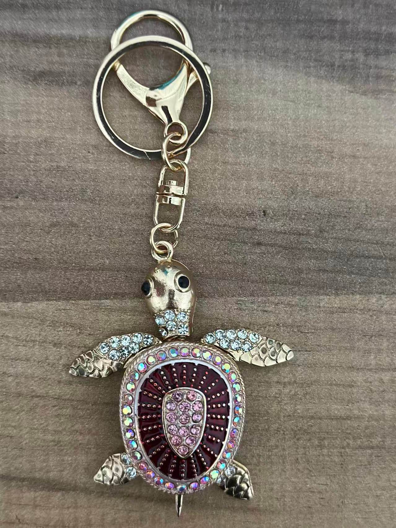 Crystal Turtle Keychain – Sparkling Sea Turtle Charm for Bags & Keys - MODA ACCESSORIES