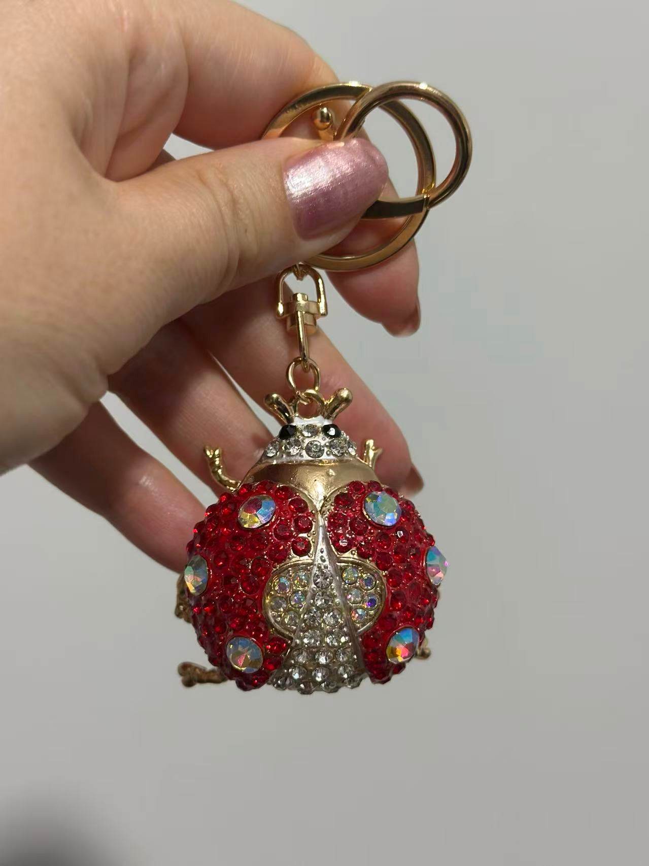 Red Crystal Ladybug Keychain – Sparkling Rhinestone Bag Charm - MODA ACCESSORIES