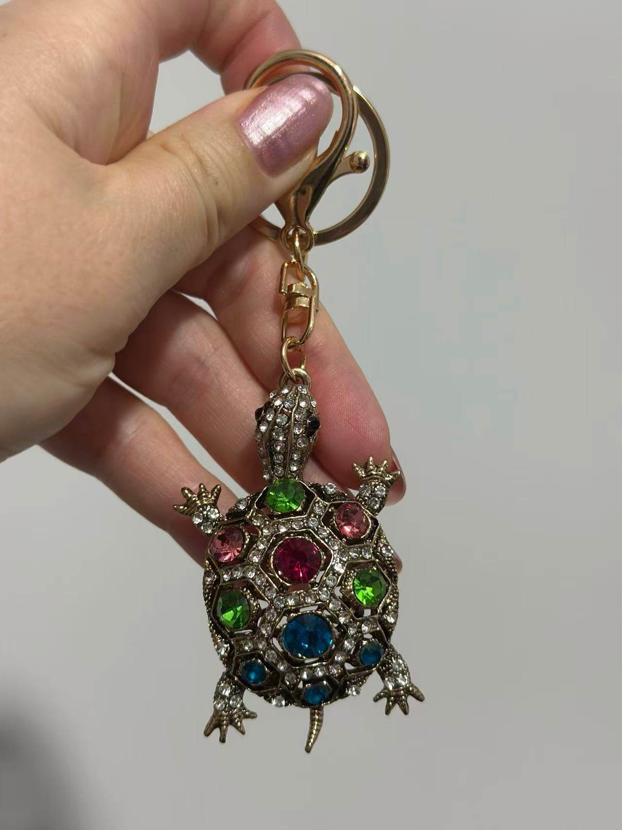 Colorful Crystal Turtle Keychain – Sparkling Rhinestone Bag Charm - MODA ACCESSORIES
