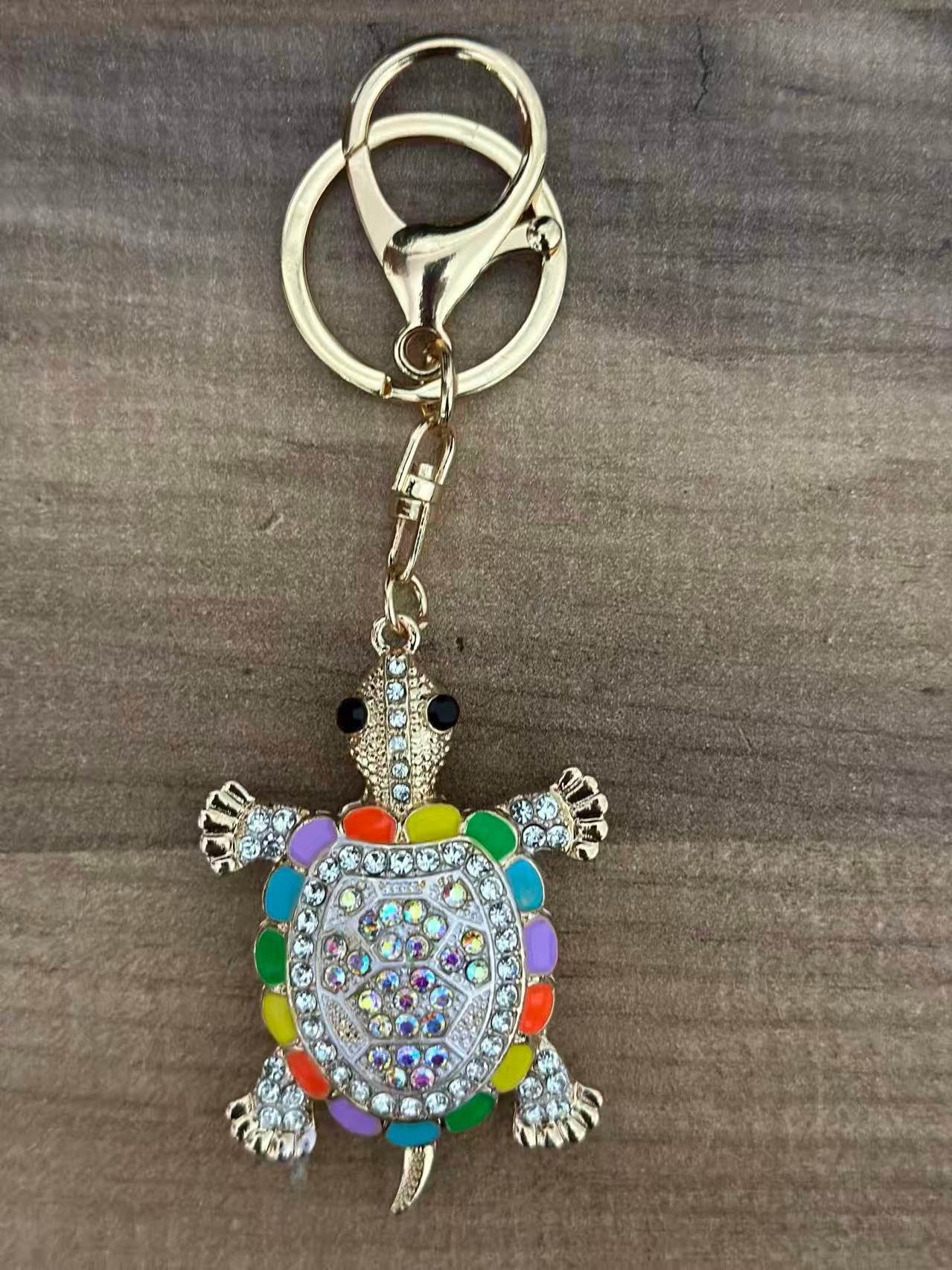 Rainbow Turtle Keychain – Colorful Crystal-Embellished Design - MODA ACCESSORIES