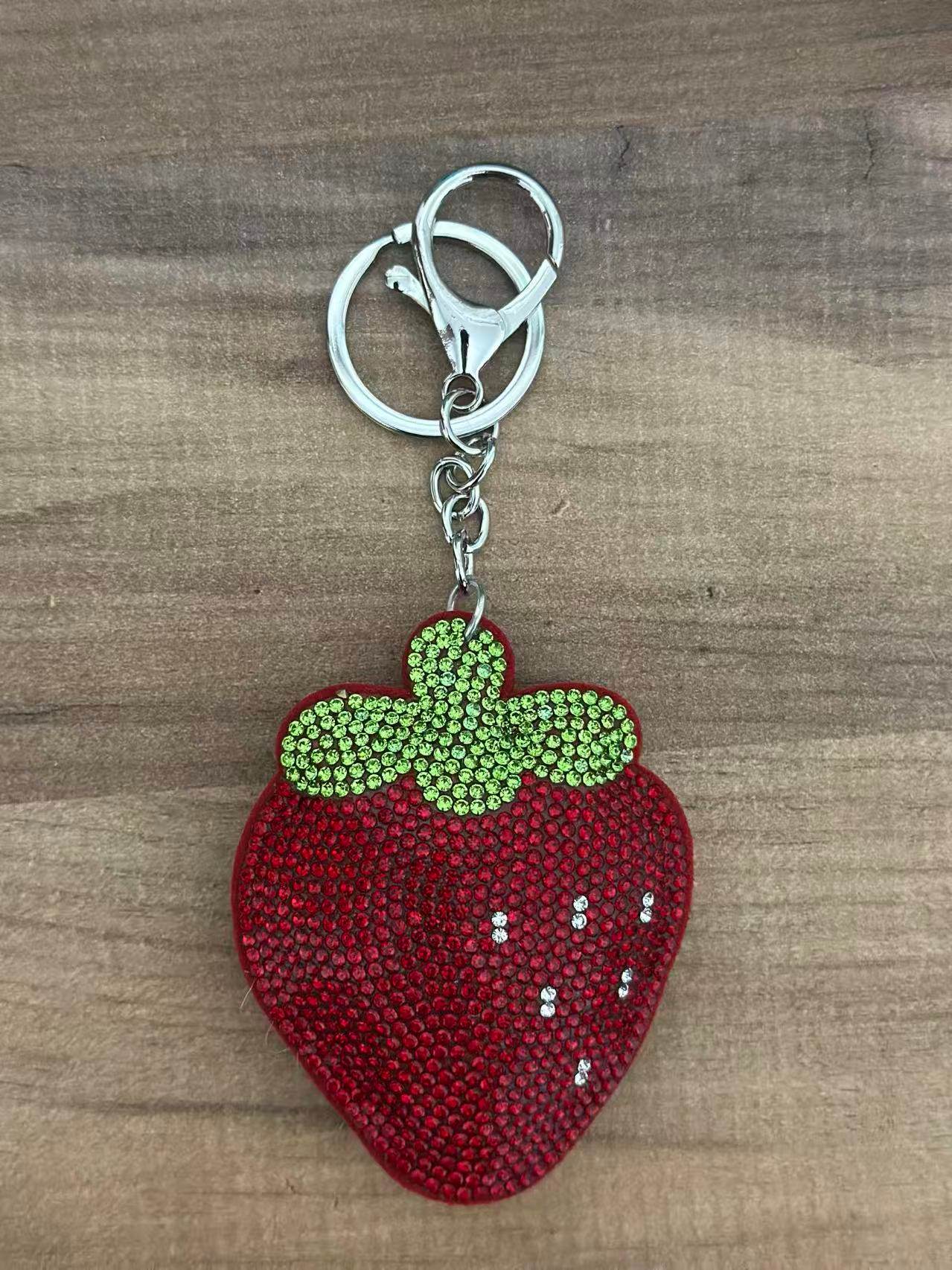 🍓 Sparkling Strawberry Keychain – Crystal Rhinestone Fruit Charm - MODA ACCESSORIES