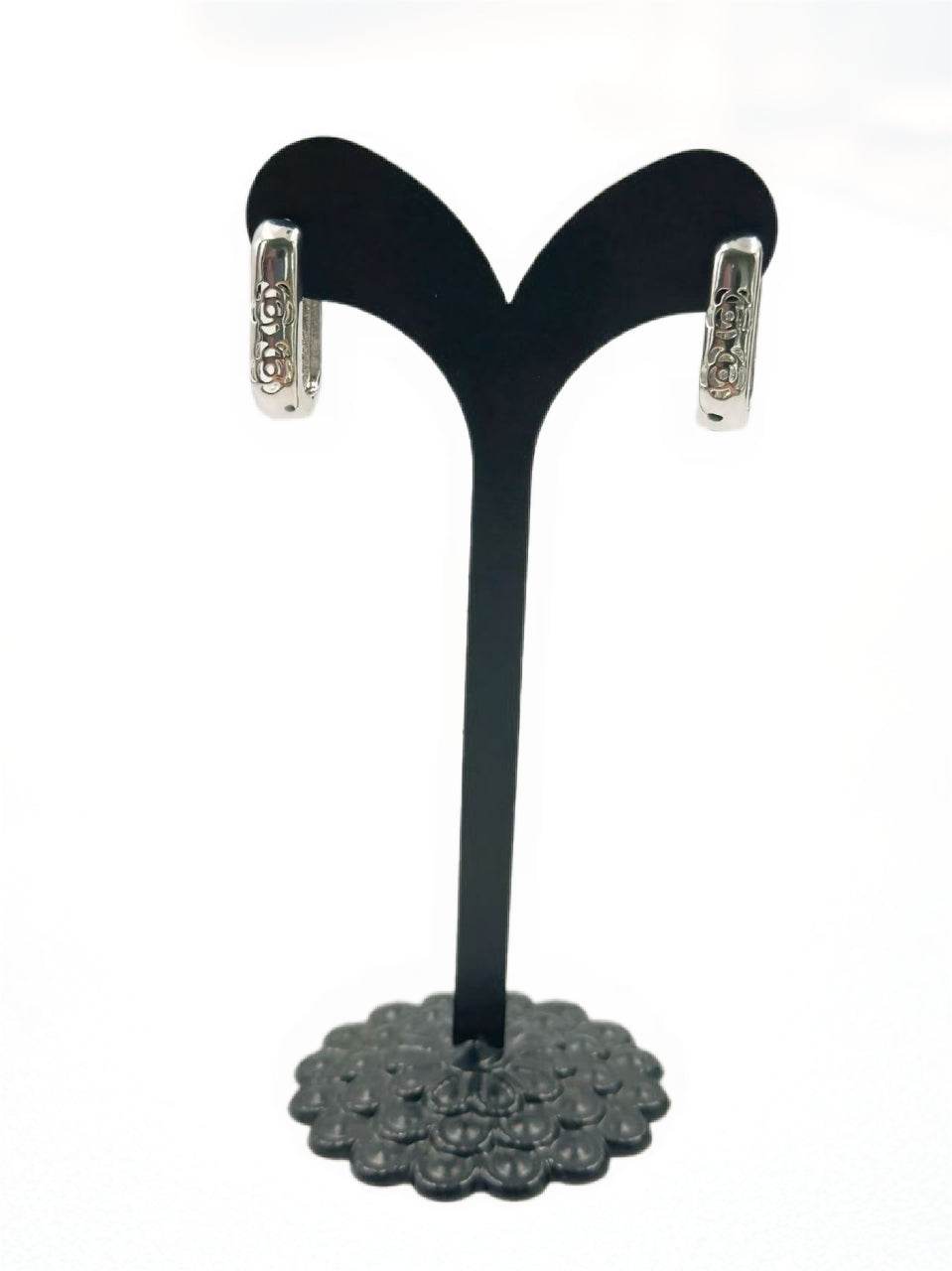 Minimalist Silver-Tone Huggie Earring - MODA ACCESSORIES