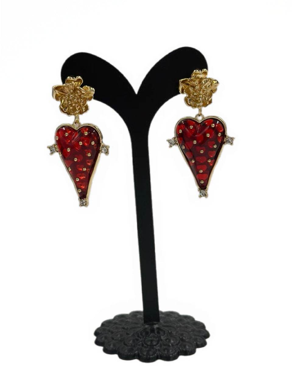 Vintage Heart Stud Earrings with Gold-Tone Floral Detail - MODA ACCESSORIES
