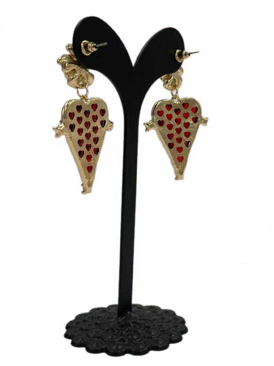 Vintage Heart Stud Earrings with Gold-Tone Floral Detail - MODA ACCESSORIES