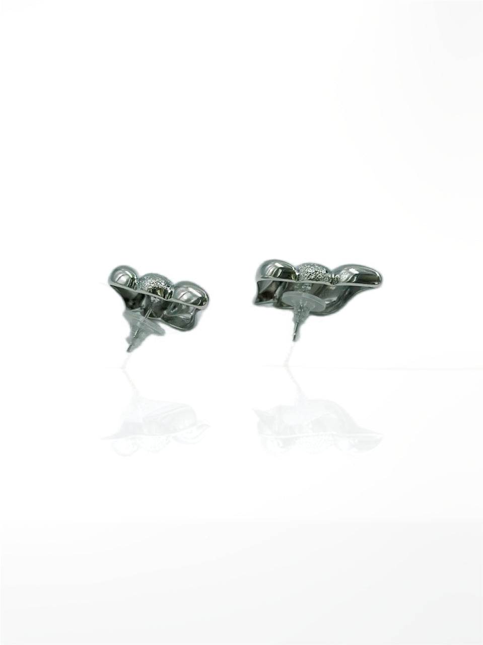 Sculpted Silver-Tone Wave Stud Earrings - MODA ACCESSORIES