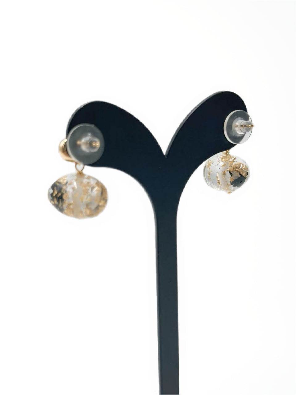Gold-Tone Resin Drop Earrings with Black & Gold Flakes - MODA ACCESSORIES