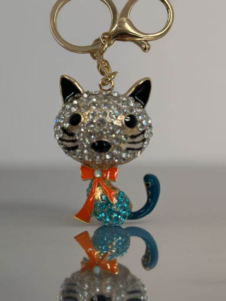 Crystal Cat Keychain – Sparkling Kitty Charm with Bow - MODA ACCESSORIES