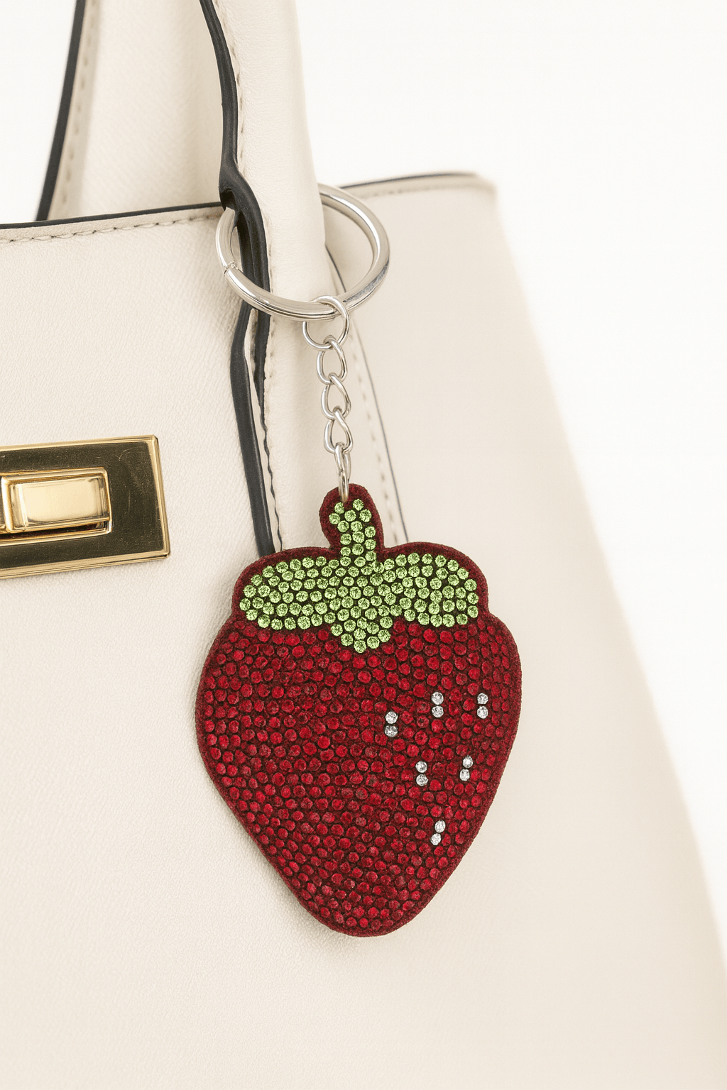 🍓 Sparkling Strawberry Keychain – Crystal Rhinestone Fruit Charm - MODA ACCESSORIES