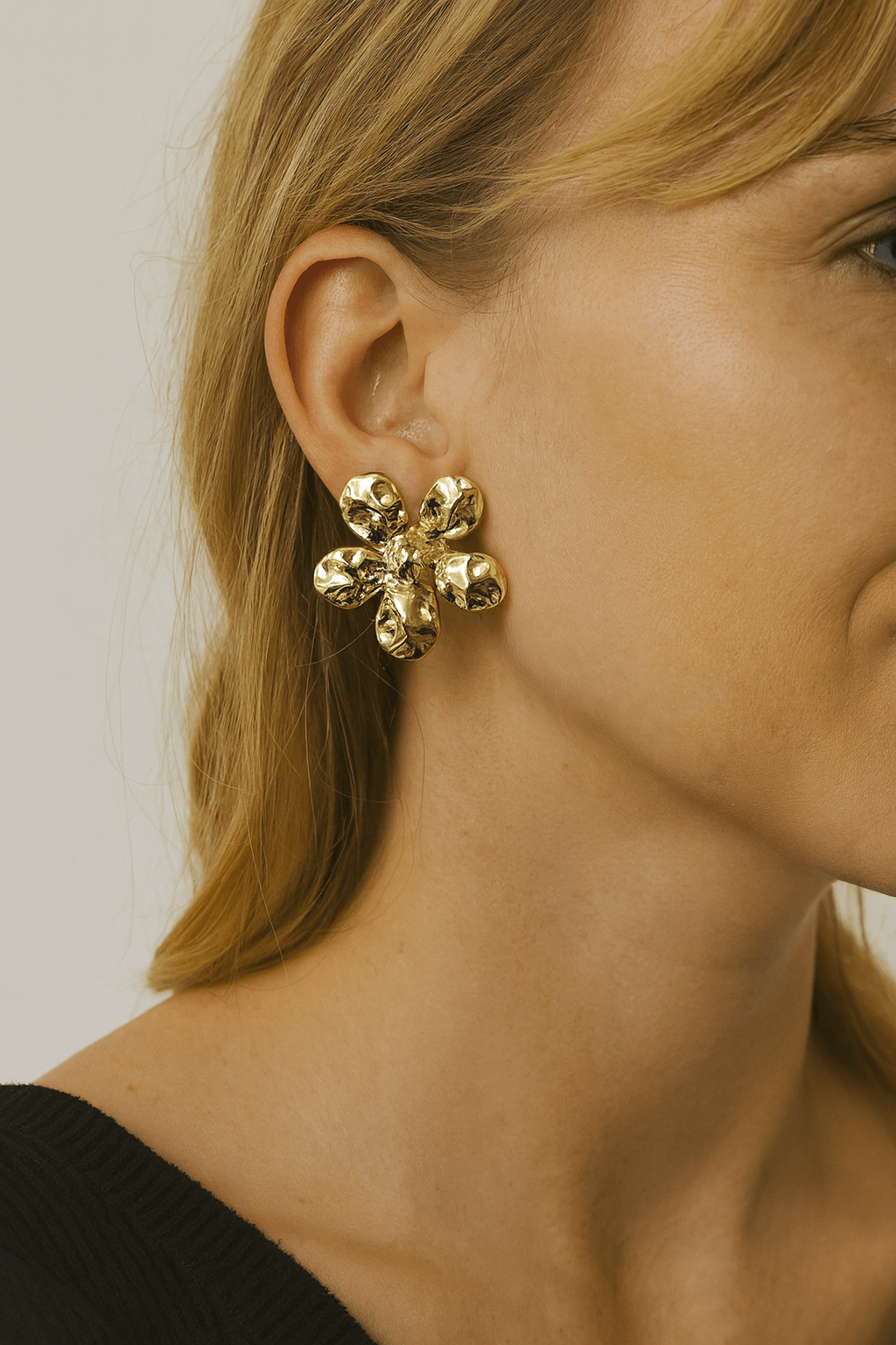 Gold-Tone Textured Floral Drop Earrings - MODA ACCESSORIES
