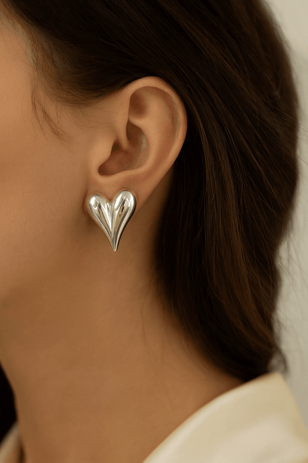 Silver-Tone Asymmetrical Heart Stud Earrings - MODA ACCESSORIES