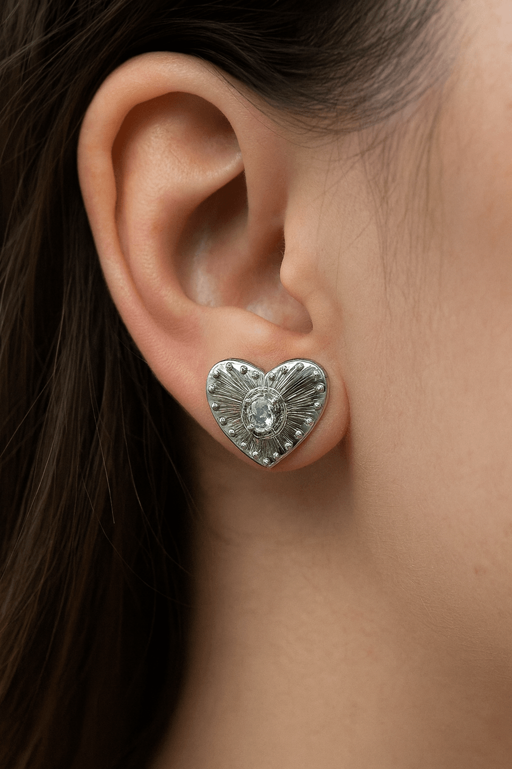 Silver Radiant Heart Stud Earrings - MODA ACCESSORIES