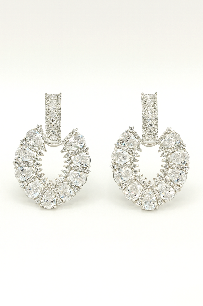Silver Teardrop Cluster Circle Earrings – MODA Accessories