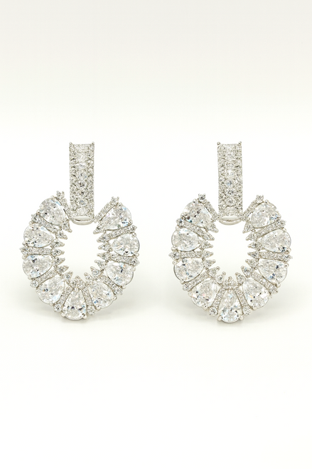 Silver Teardrop Cluster Circle Earrings – MODA Accessories