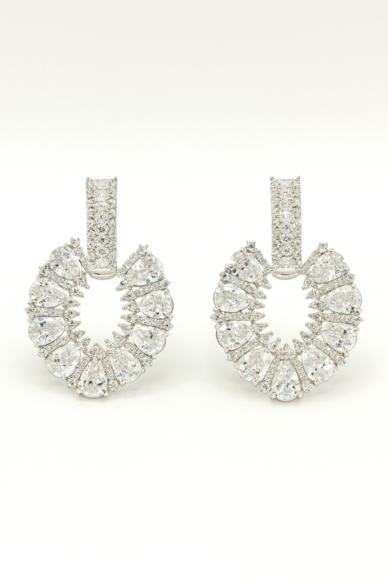 Silver Teardrop Cluster Circle Earrings – MODA Accessories