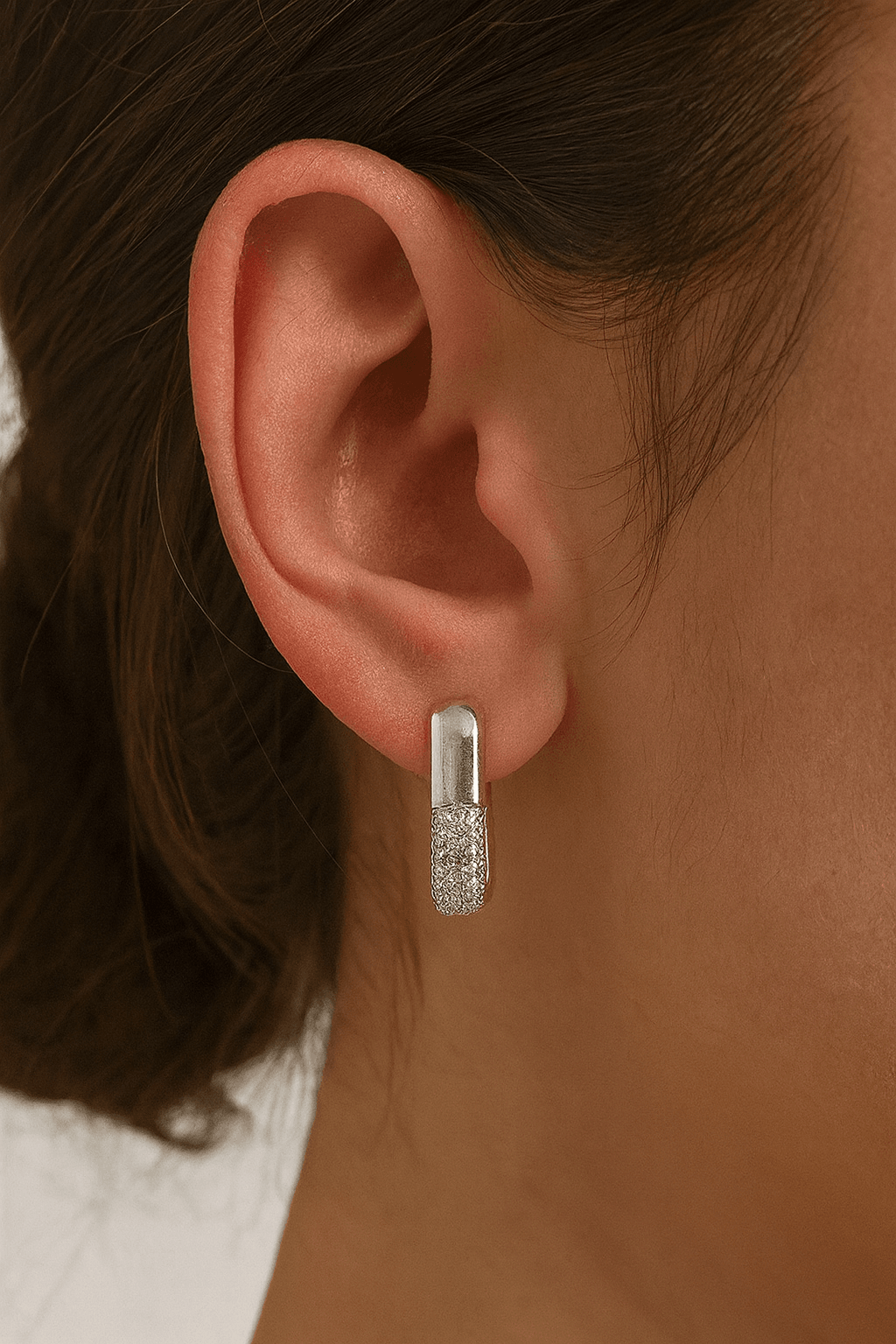 Minimalist Silver-Tone Huggie Earring - MODA ACCESSORIES