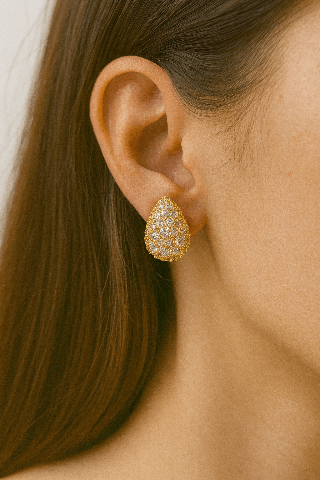 Gold Teardrop Stud Earrings - MODA ACCESSORIES