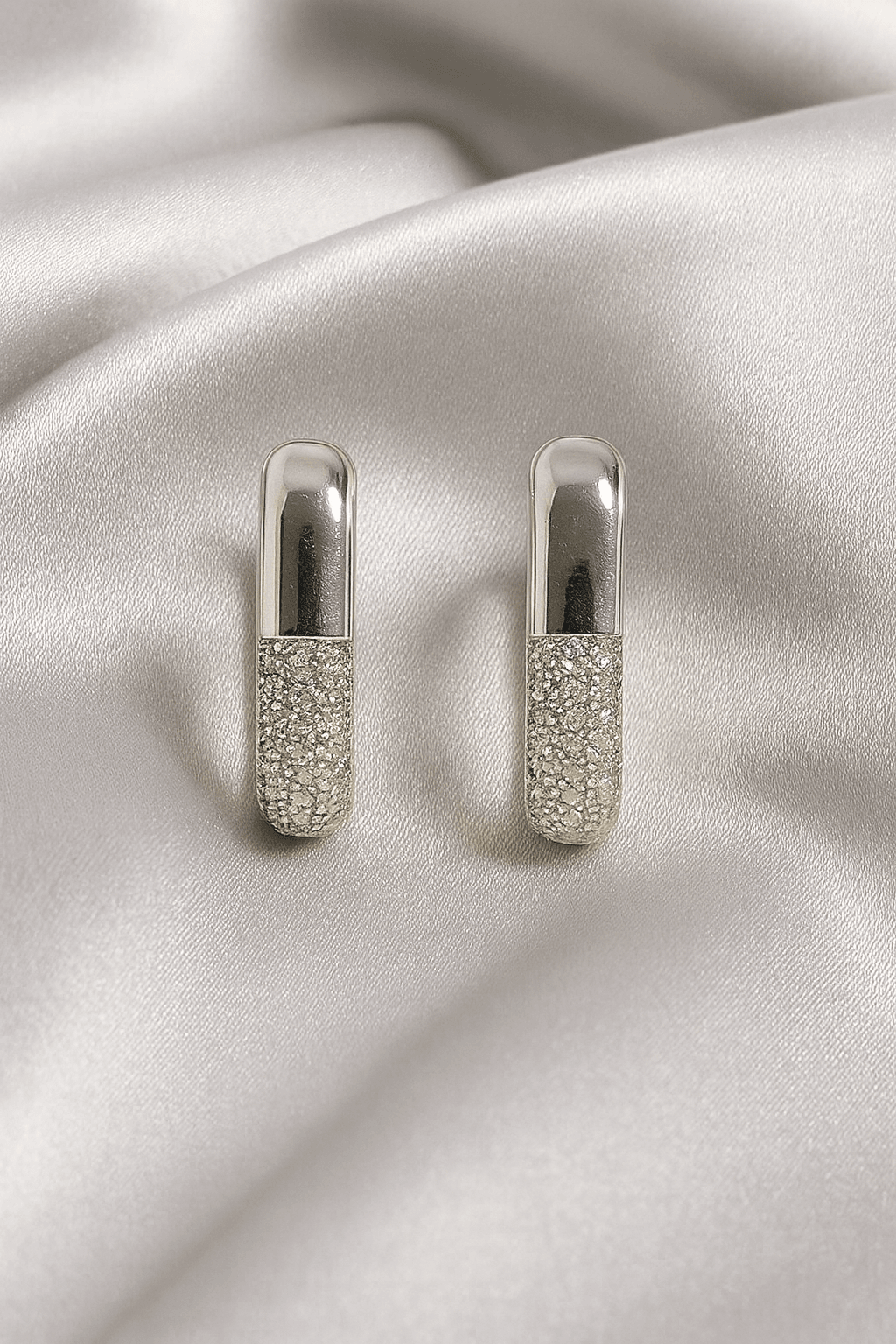 Minimalist Silver-Tone Huggie Earring - MODA ACCESSORIES