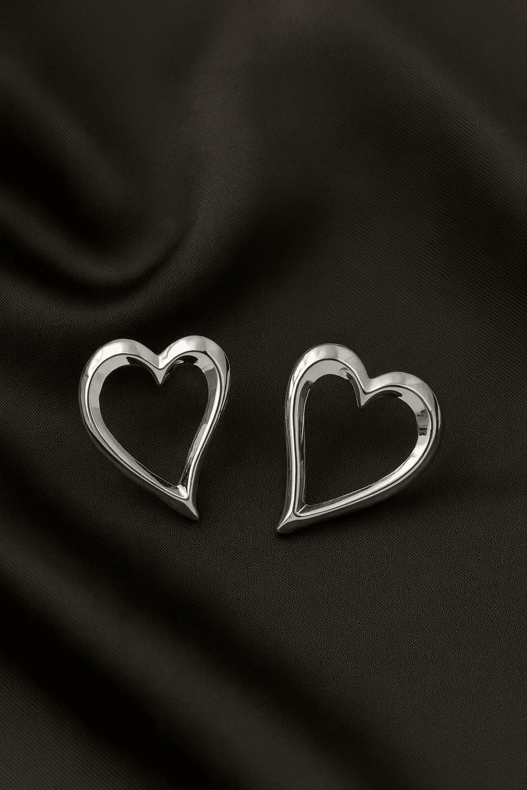 Silver-Tone Open Heart Stud Earrings - MODA ACCESSORIES