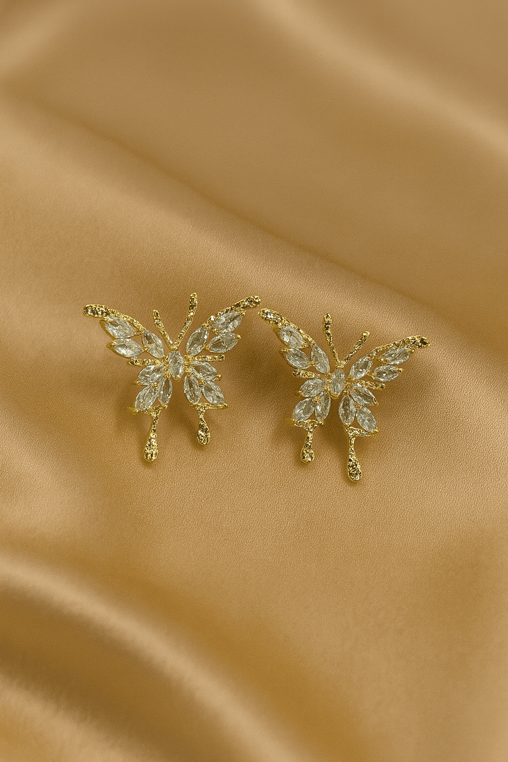 Gold Butterfly Earrings - MODA ACCESSORIES
