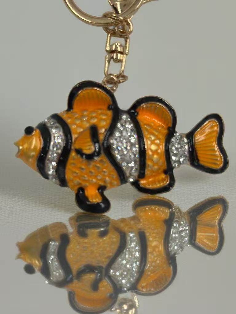 Gold-Tone Crystal Clownfish Keychain - MODA ACCESSORIES