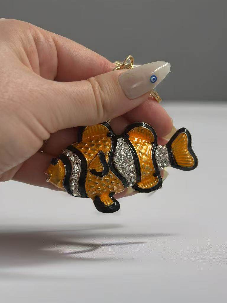 Gold-Tone Crystal Clownfish Keychain - MODA ACCESSORIES