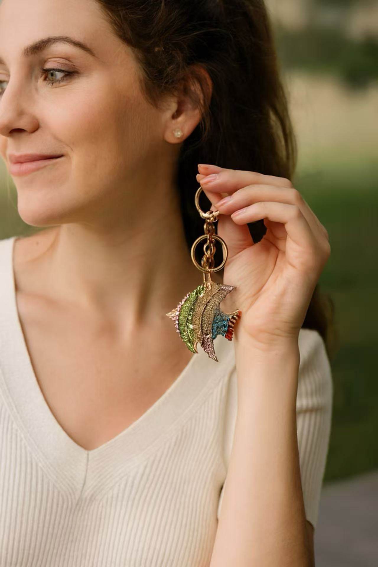 Colorful Rhinestone Fish Keychain – Sparkling Ocean-Inspired Accessory - MODA ACCESSORIES