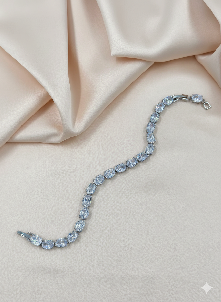 Silver Cushion-Cut Cubic Zirconia Tennis Bracelet – MODA Accessories