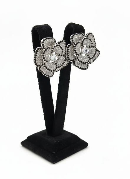 Black & Silver Flower Stud Earrings – MODA Accessories