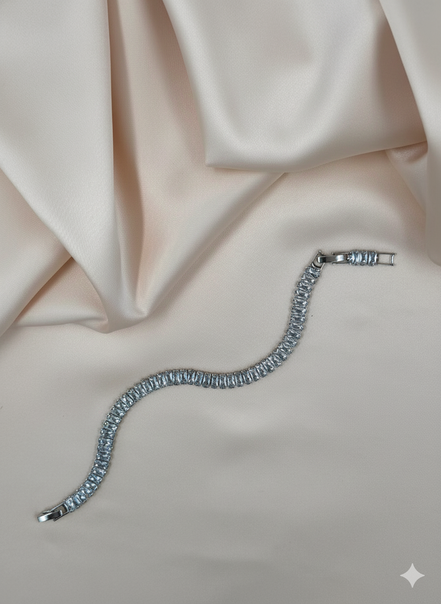 Classic Round-Cut Cubic Zirconia Tennis Bracelet – Silver Tone