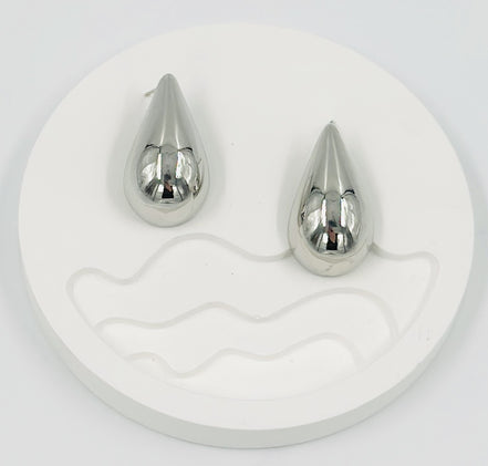 Gümüş Damla Metal Küpeler – MODA Aksesuarları