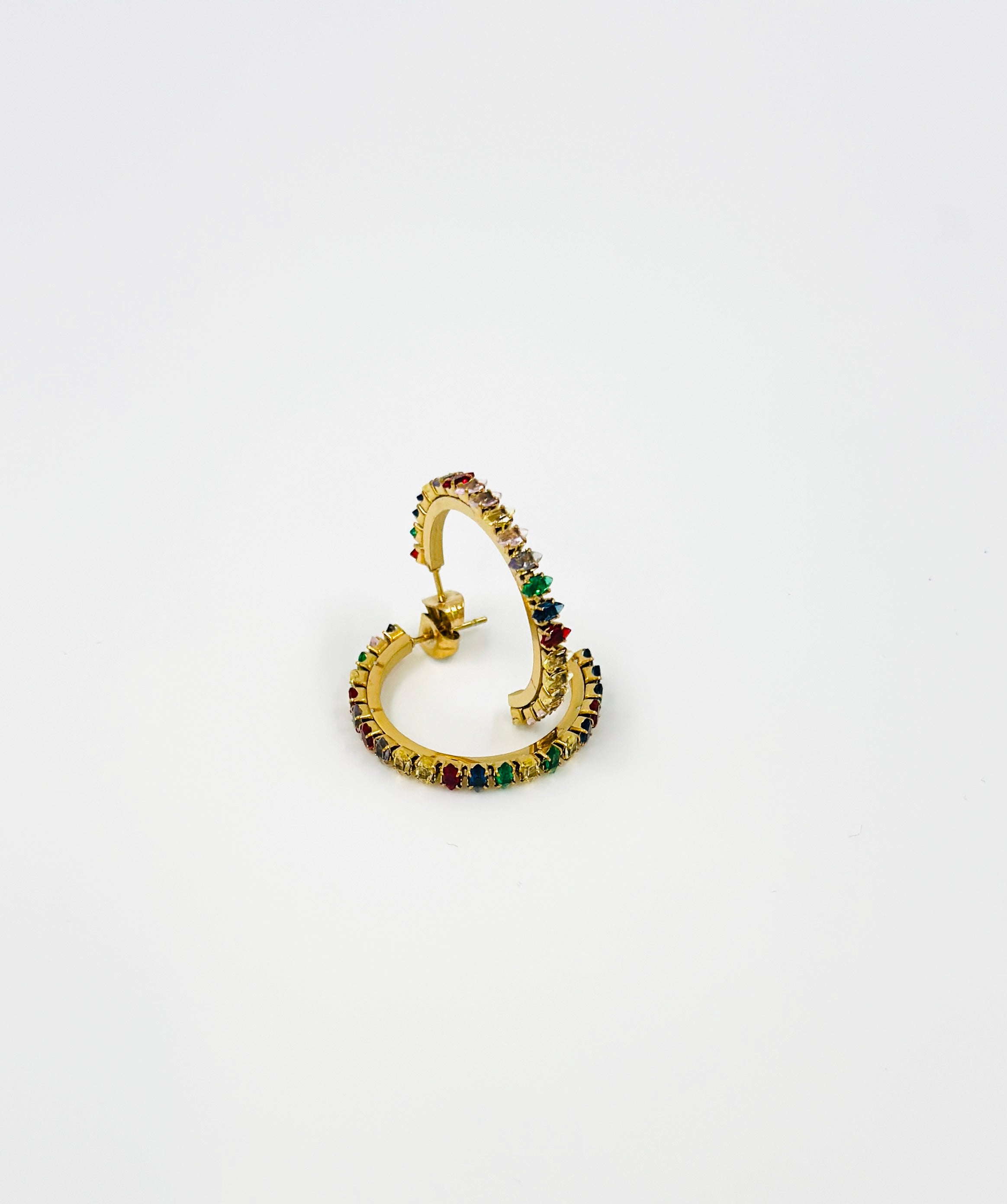 Goldene Creolen mit mehreren Edelsteinen – MODA Accessoires