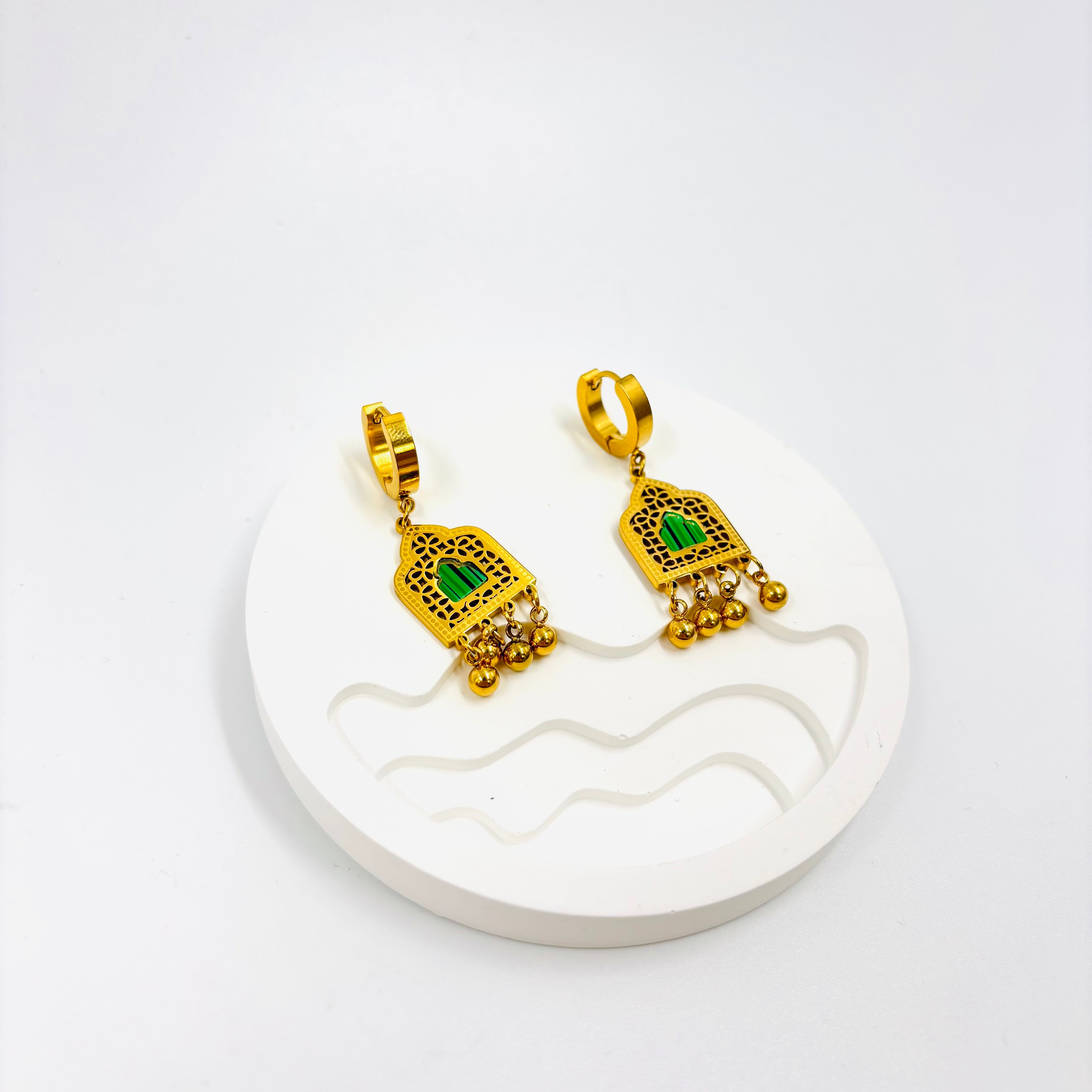 Goldene und grüne arabische Ohrhänger mit Fenstermotiv – Edelstahl | MODA Accessories