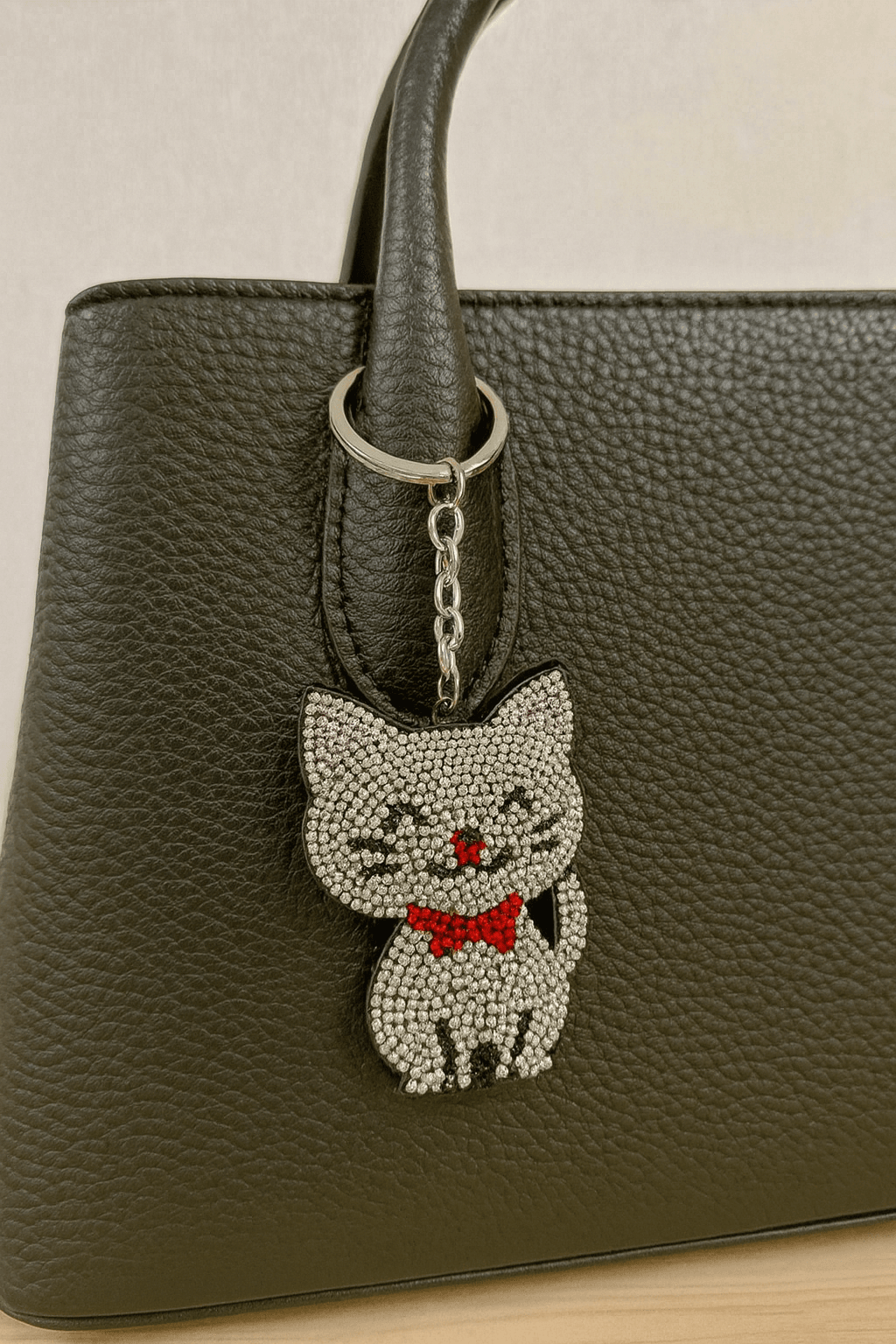 Crystal Rhinestone Cat Keychain – Sparkling Kitty Charm with Red Bow Tie - MODA ACCESSORIES
